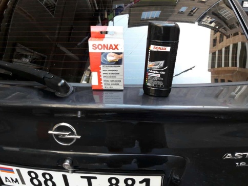 Sonax  полироль кузова цветной черный с воском 500мл    фото 2